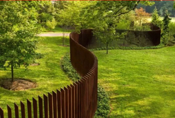 S-shaped corten steel slats screen fence