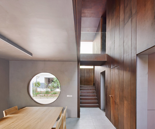 Corten steel wall by Raúl Sánchez Architects for a winery in Catalonia.